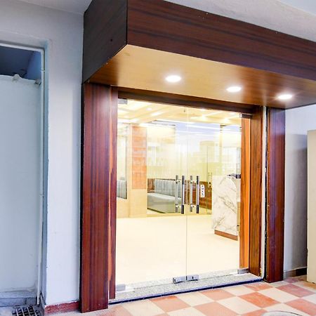 Super Townhouse Kaikhali Near Airport Hotel โกลกาตา ภายนอก รูปภาพ