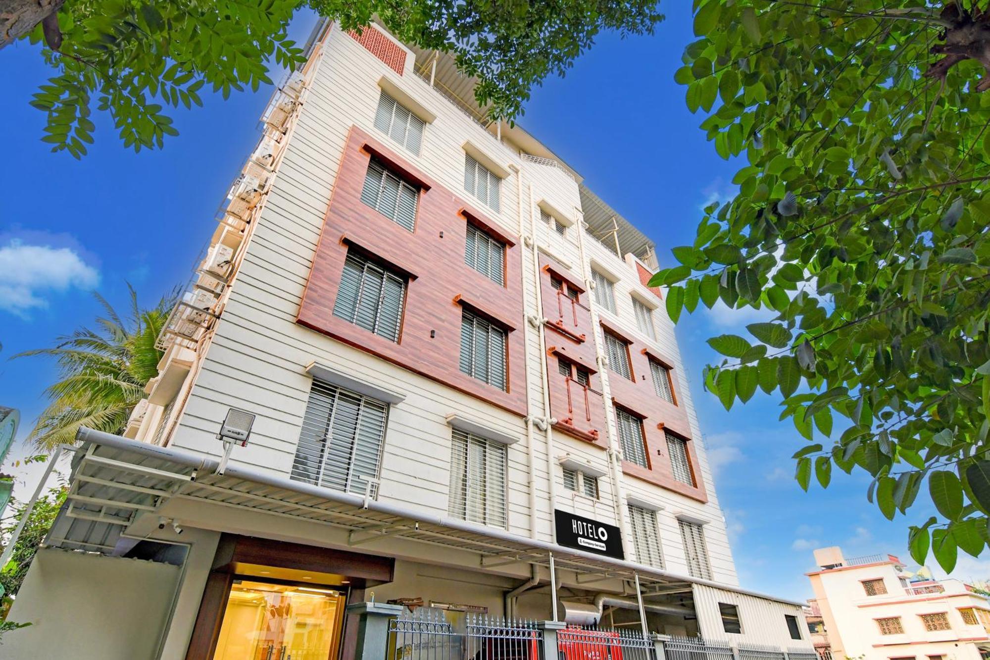 Super Townhouse Kaikhali Near Airport Hotel โกลกาตา ภายนอก รูปภาพ