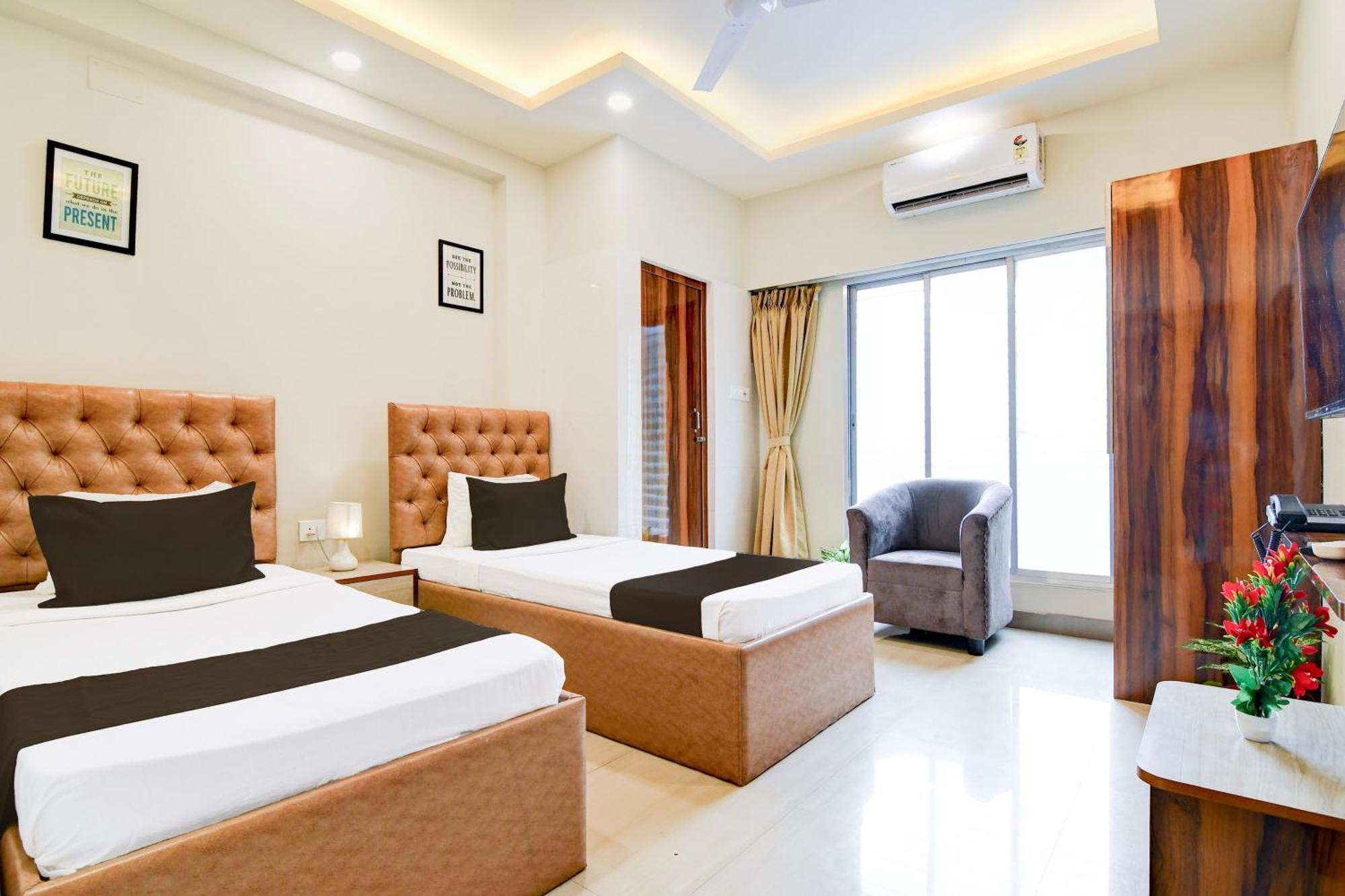 Super Townhouse Kaikhali Near Airport Hotel โกลกาตา ภายนอก รูปภาพ