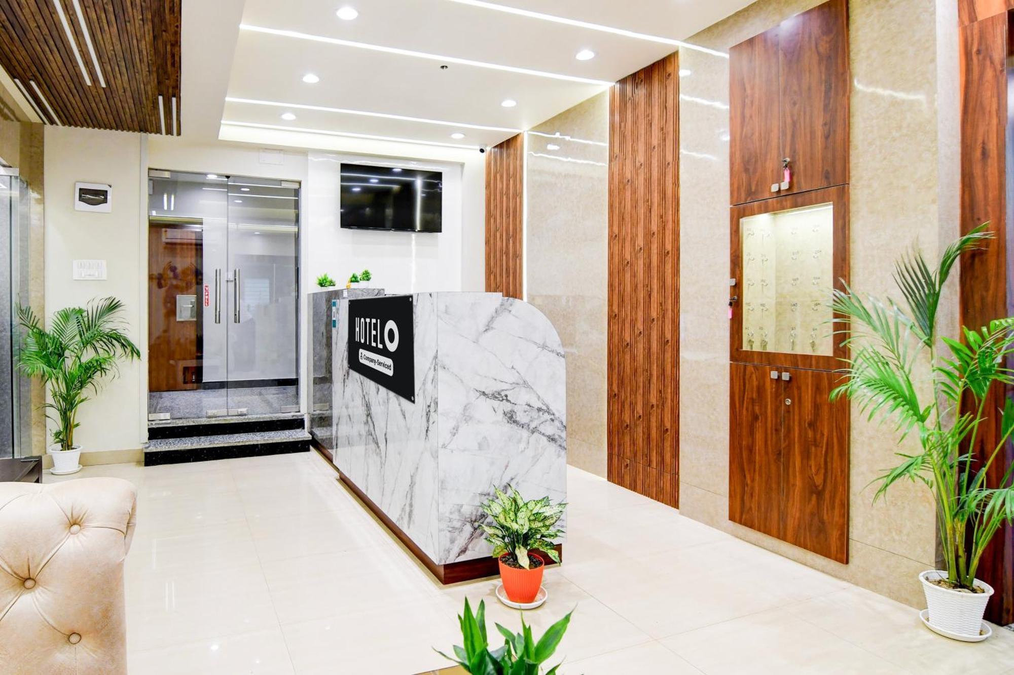 Super Townhouse Kaikhali Near Airport Hotel โกลกาตา ภายนอก รูปภาพ