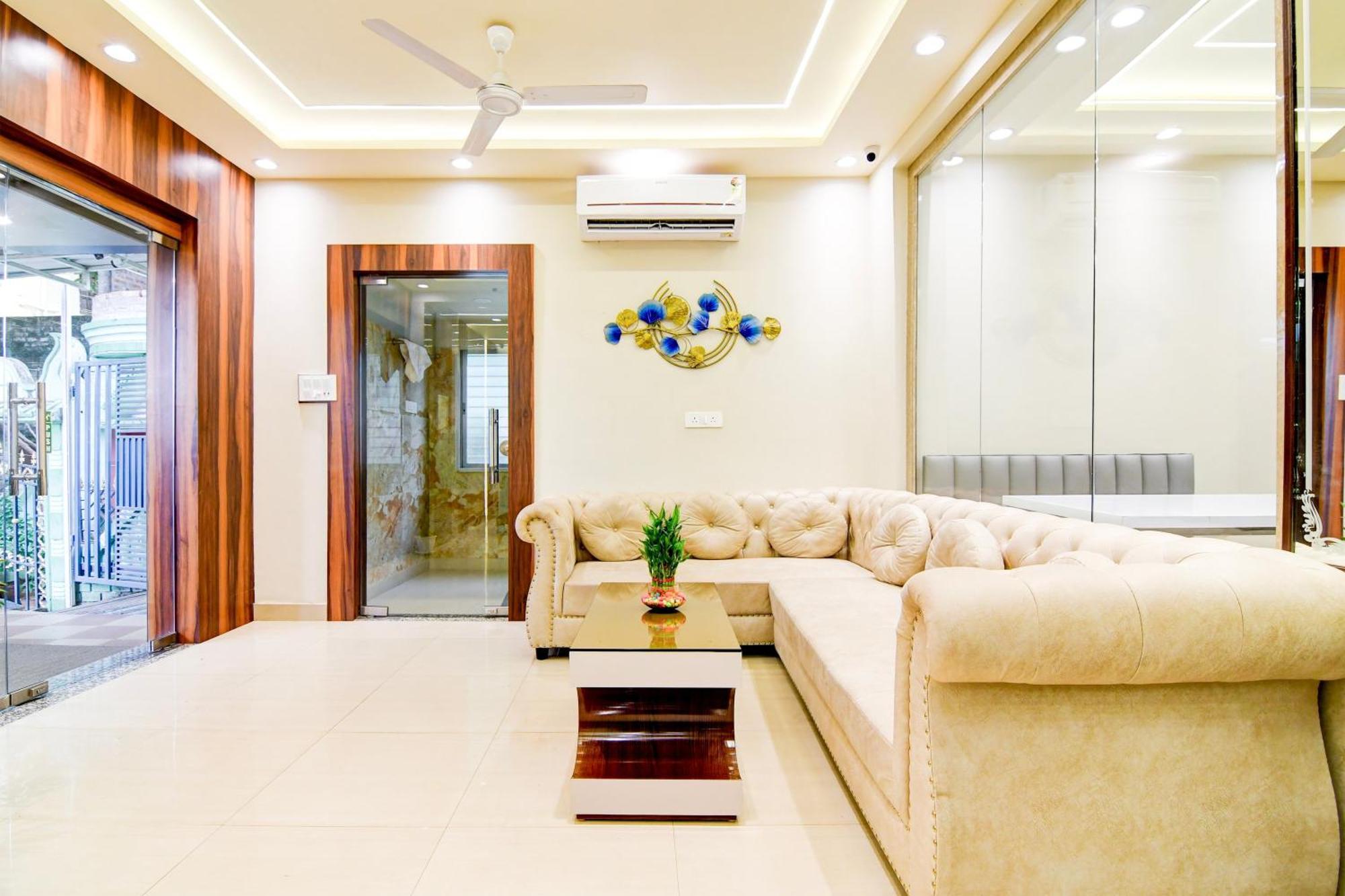 Super Townhouse Kaikhali Near Airport Hotel โกลกาตา ภายนอก รูปภาพ
